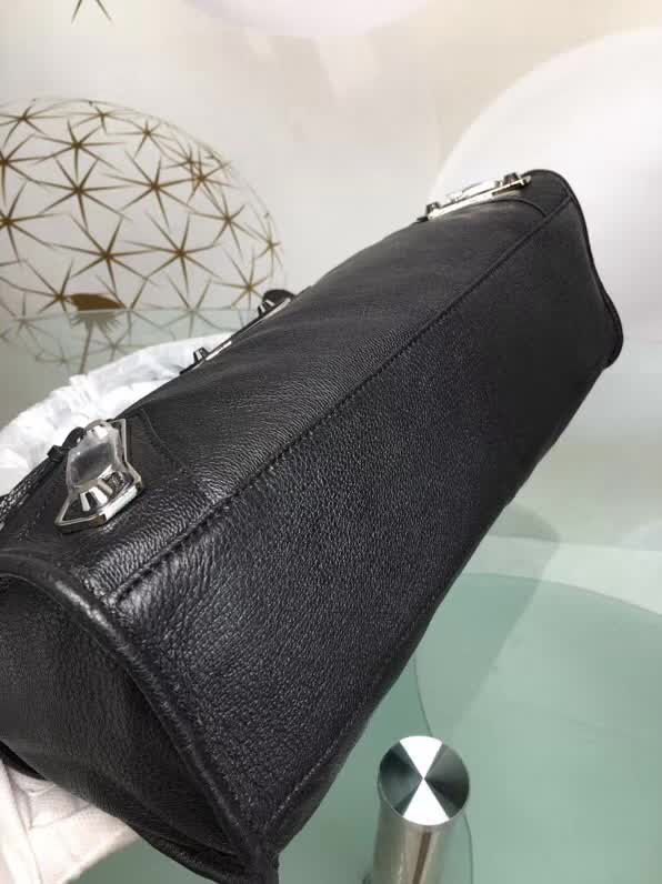 BALENCIAG巴黎世家 原版義大利進口山羊皮 小黑釘 單肩斜挎包  BL1126
